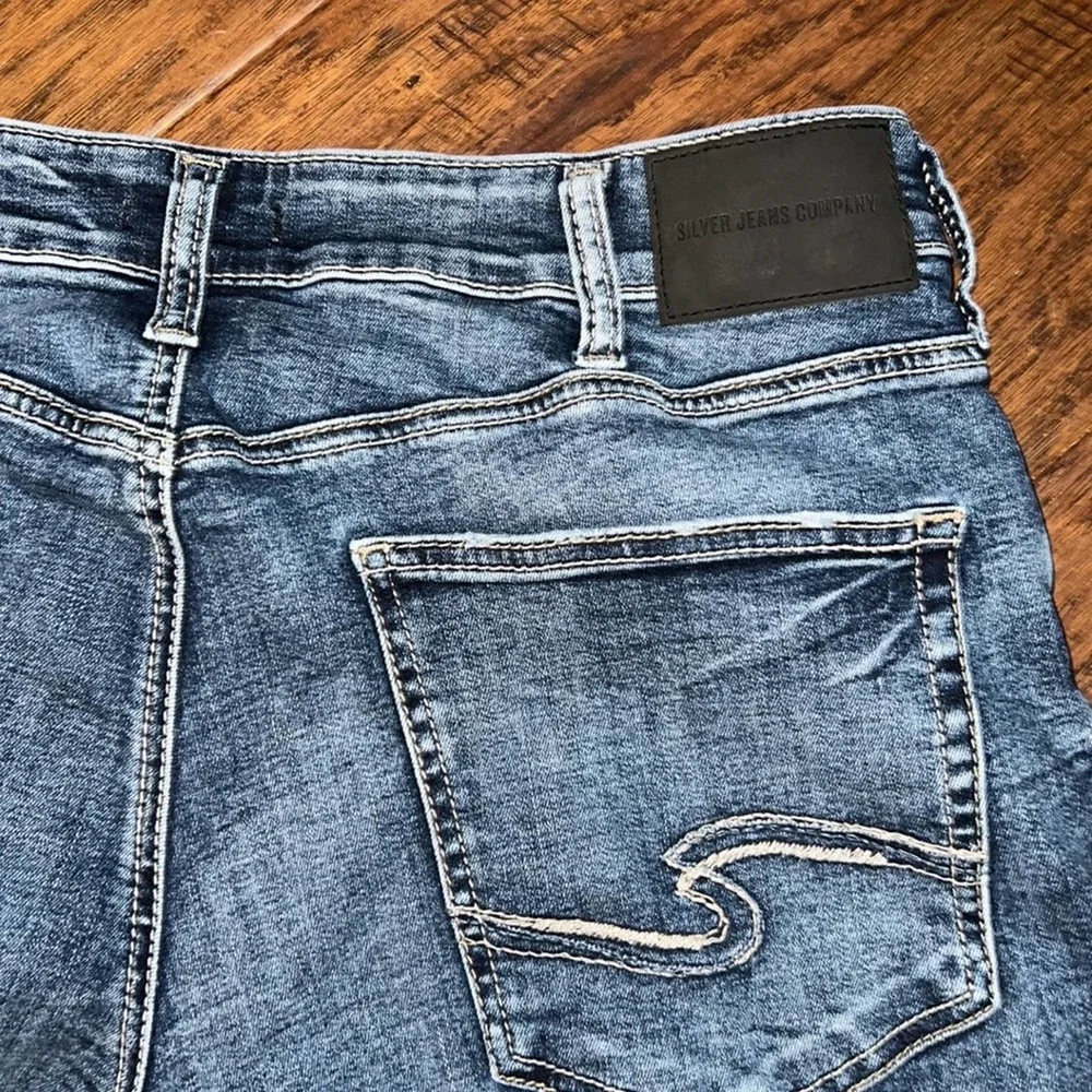 Silver Jeans Co. Eddie Athletic Fit Tapered Leg Jeans NWOT🤍